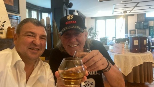 U arrestua pasi u kap i dehur në timon, Aleksandër Gjoka postoi foton duke pirë me Vangjush Dakon pak orë para aksidentit  