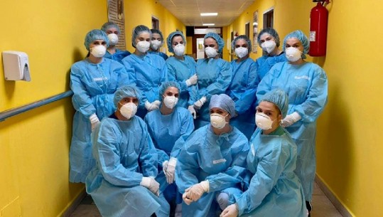 Manastirliu poston foto të mjekëve e infermierëve të spitaleve COVID: Situata e kontrolluar, por ka ende nevojë për kujdes
