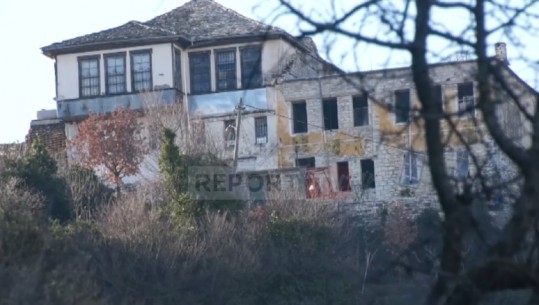 Mungesa investimeve dhe konfliktet mes pronarëve po degradojnë shtëpitë muzeale në Gjirokastër
