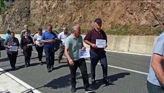 Vijojnë protestën punonjësit e HEC-eve Ulëz dhe Shkopet! Punëtorët e shkarkuar: Po na heqin bukën e gojës! Kreu i sindikatës: Kemi ardhur për të drejtat tona