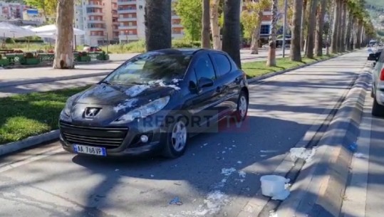 Po kalonte rrugën, makina përplas rëndë këmbësorin në Lungomare (VIDEO)