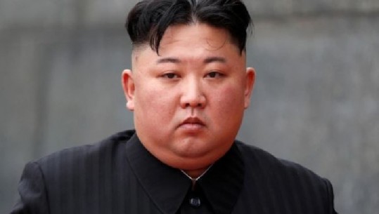 Shiste CD me muzikë të Koresë së Jugut, diktatori Kim Jong Un urdhëroi ekzekutimin e tij në sytë e gruas dhe fëmijëve 