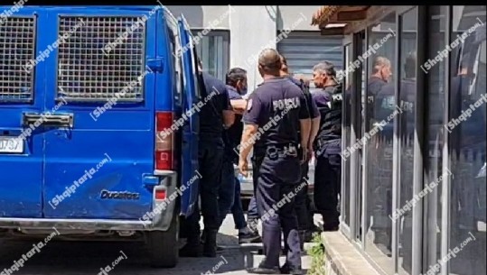 U kapën me tritol, armë e granata në makinë, burg  për 3 të arrestuarit në Durrës