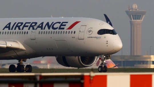 Bombë në një avion në aeroportin e Parisit, evakuohen pasagjerët! Vinte nga Afrika