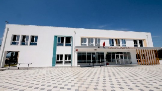 Rama publikon pamje nga shkolla e rindërtuar në Krujë: Rilindi më e bukur dhe më e fortë! Do presë 160 nxënës 
