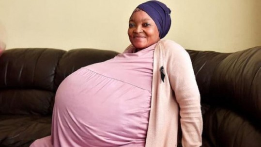 Thyen rekord të ri, gruaja nga Afrika sjell në jetë dhjetënjakë