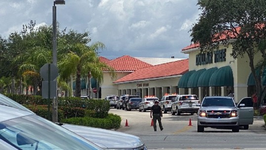 Të shtëna me armë një një dyqan në Florida, tre të vdekur, mes tyre dhe një fëmijë
