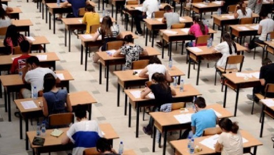 Provimet e Maturës, 34 mijë nxënës u testuan për lëndën e Matematikës, njësoj si me Gjuhë Letërsinë, publikuan tezat me foto në internet 