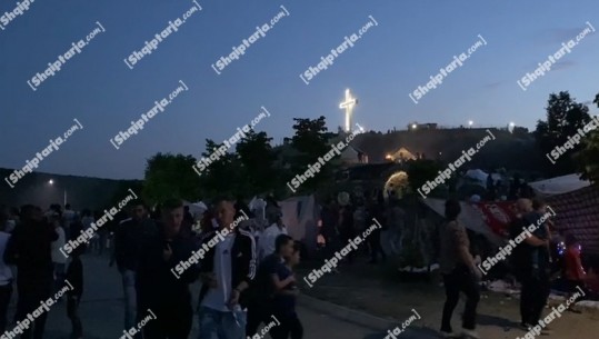 Pas ritualit të 13 të martave, mijëra besimtarë do kalojnë natën në kishën e Laçit! Kremtohet Festa e Shna Ndout! Trafik i rënduar, besimtarët: S'bëhet fjalë të kthehemi pas