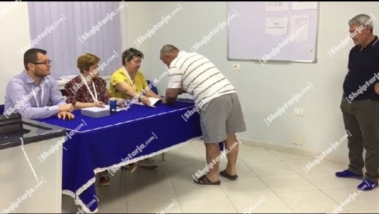 1640 demokratë në Berat votojnë sot për kryetarin e ri të PD