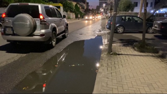 Ujërat e zeza vërshojnë në rrugë, rrezik epidemie në Lezhë! Shkak ndërtimet e reja, bashkia: Nuk kemi gjetur zgjidhje