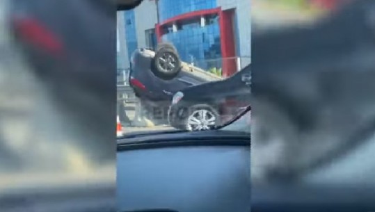 Përplasi 2 makinat në hyrje të Tiranë, arrestohet 22-vjeçari! I riu riparoi dëmtimet e makinës së tij për të fshehur gjurmët