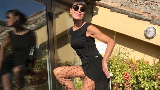 72-vjeçarja me format trupore, stilin dhe aparencën sfidon vajzat e reja, ngjan si një modele e vërtet: Është momenti të dashurojmë trupin tonë 