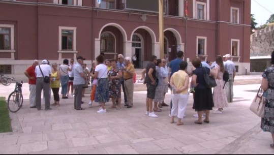 30 muaj me qira, banorët e pallatit të shembur në Durrës ngrihen në protestë