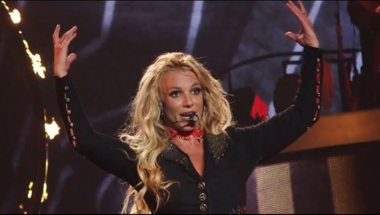 Britney Spears kërkon t'i japë fund kujdestarisë së babait: Më detyronte të merrja ilaçe që të ndihesha si e dehur