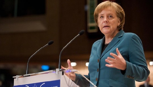 Rritja e infektimeve me variantin delta nuk frikëson Merkel, kundërshton shtrëngimin e masave në kufijtë e BE 