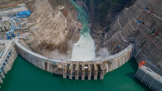 Kinë, hapet diga e dytë më e madhe në botë për prodhimin e energjisë elektrike 