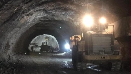 Rama publikon pamje nga tuneli i Skërficës në Kardhiq-Delvinë: 50% e punës e realizuar, po ecën me ritme të shpejta