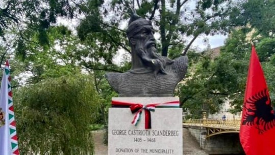 Busti i Skënderbeut vendoset në Parkun Qendror të Budapestit, Rama dhe Veliaj: Dhuratë nga Bashkia e Tiranës! Të pranishëm në ceremoni edhe Meta e Kryemadhi