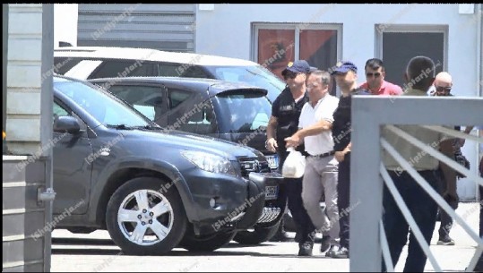 Mbërrijnë në policinë e Tiranës zyrtarët e arrestuar në bashkinë Lushnje