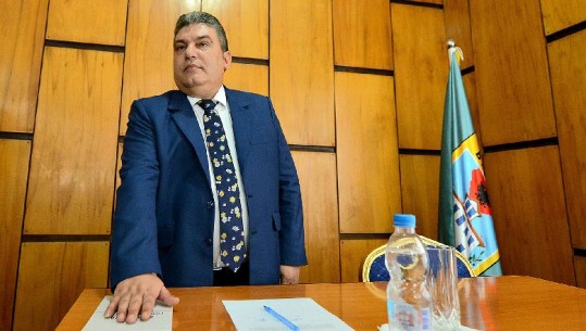 Vilë, lokal dhe dy apartamente, pasuria e kryebashkiakut të Lushnjes Fatos Tushe që u arrestua sot, dha 70 mijë euro hua me interes