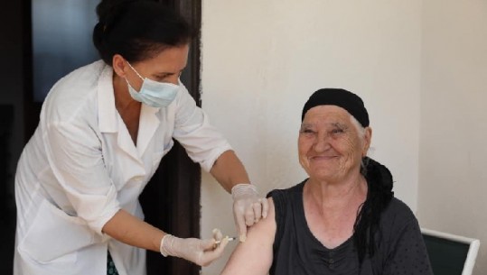 Nis nga Paskuqani me Njësitë e Lëvizshme, Manastirliu: Vaksinim derë me derë për të mbrojtur sa më shumë qytetarë kundër COVID-19 