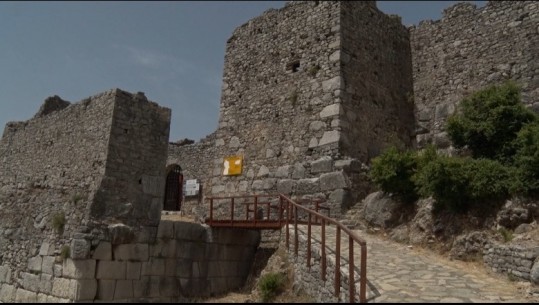 Instituti i Monumenteve lë në harresë Kalanë e Lezhës, erozioni gërryen muret rrethuese