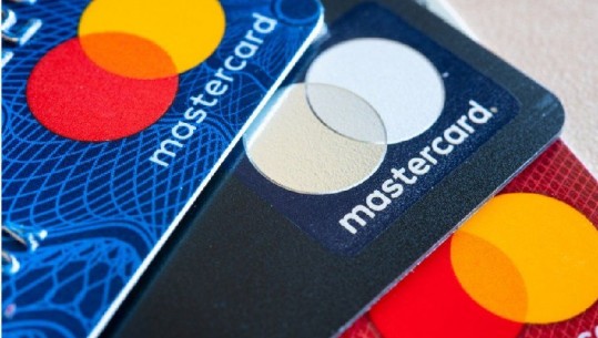 India ndalon Mastercard të japë karta për klientët, shkel ligjin për ruajtjen e të dhënave