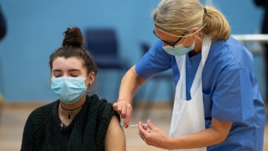 Varianti delta përhapet me shpejtësi, Hungaria do të ofrojë për qytetarët një dozë të tretë përforcuese të vaksinës anti-COVID 