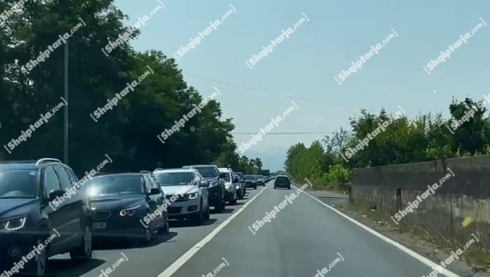 Pasi festuan Kurban Bajramin në shtëpi, pushuesit nga Kosova marrin rrugën për në Shëngjin! Trafik i rënduar që prej orës 09:00