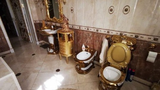 Rusi, merrte ryshfet drejtorit të policisë i gjendet tualeti prej ari në banesë (VIDEO+FOTO)