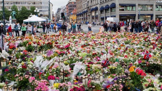 Norvegjia përkujton 10-vjetorin e sulmeve terroriste! Kryeministrja: Nuk duhet të lejojmë që urrejtja të rritet pa u sfiduar