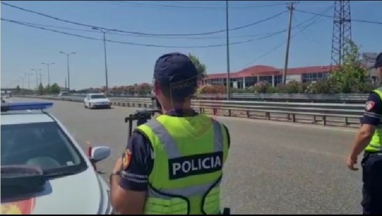 I dehur në timon e duke kryer parakalime të rrezikshme në rrugë, telefonata e qytetarit çon në burg shoferin në Shkodër! Arrestohen edhe 9 drejtues të tjerë mjetesh