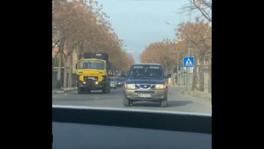  Makina ecën mbrapsht në Shkodër