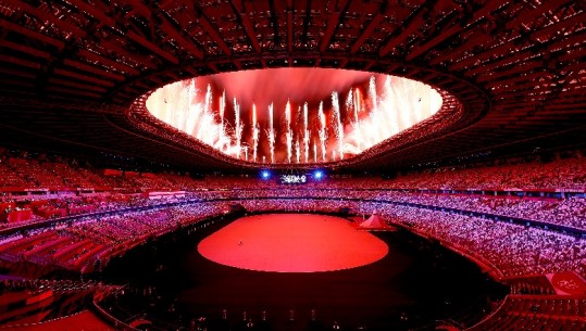 Spektakël në ceremoninë hapëse të Lojërave Olimpike! 1 minutë heshtje për viktimat e COVID në të gjithë botën! Vetëm 950 spektatorë në stadium