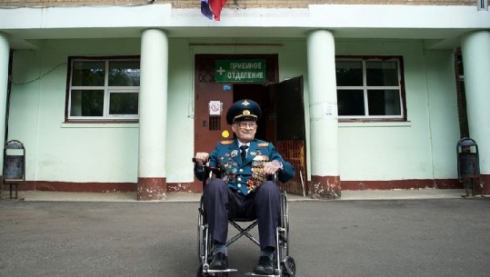 Rusi, veterani i Luftës së Dytë Botërore mposht COVID-19: Rilinda në moshën 102-vjeçare