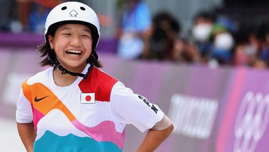 Lojërat Olimpike/ Japonezja futet në histori, medalje të artë në moshën 13-vjeçare
