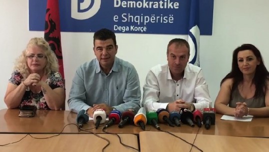 Zhbëhet PD në Korçë, jep dorëheqjen kreu i partisë dhe 14 anëtarë të Kryesisë: Lidershipi po e kthen partinë në klienteliste! Basha hesht, e injoron çështjen