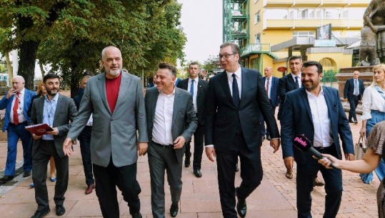 Nesër ‘Forumi Ekonomik’, Rama mbërrin në Shkup, i shoqëruar nga Vuçiç dhe Zaev! 'Mini Shengeni’ tema kryesore