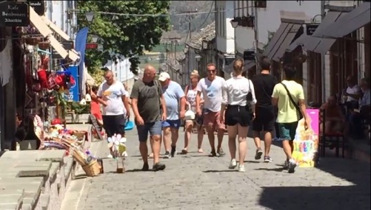 Gjallërohet turizmi i gurtë në qytetin e Gjirokastrës! Në 5 muajit e parë të vitit u vizitua nga 28 mijë turistë