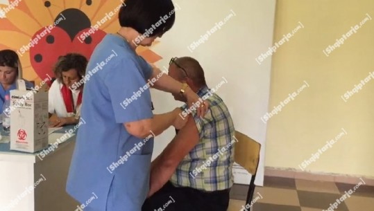 Vijon fushata e vaksinimit në Berat, koordinatorja e fushatës: 3 lloje vaksinash të disponueshme
