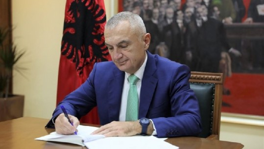 Presidenti Meta kthen për rishqyrtim ligjin “Për të huajt”: Rrezikojmë të na dynden të huajt, qeveria dhe Rama nuk e ka shqetësim shpopullimin nga shqiptarët