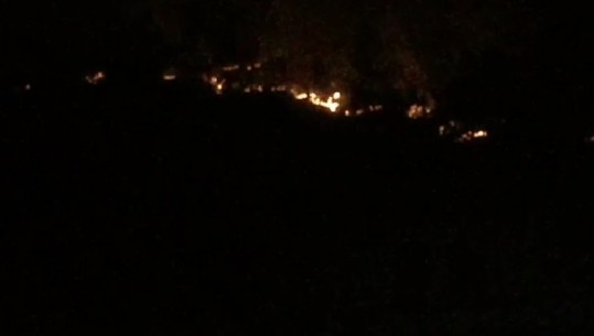 Gjirokastër/ Zjarri e tymi iu shkon pranë banesave, banorët e fshatit Arshi Lengo evakuohen, vendosen në konviktin e Shkollës së Mesme Pedagogjike