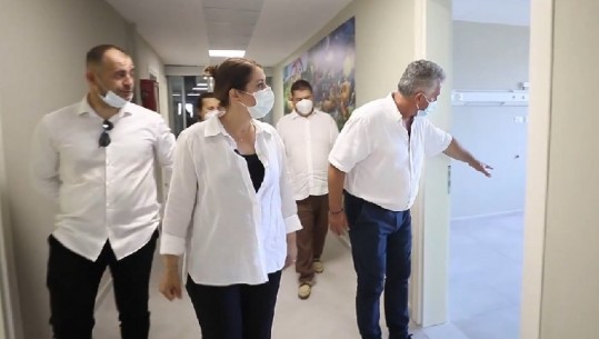 Manastirliu inspekton spitalin e Sarandës: Brenda shtatorit përfundon pediatria dhe laboratori i ri modern
