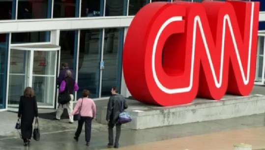Nuk u vaksinuan kundër COVID-19, CNN shkarkon 3 punëtorë