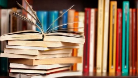 Çfarë lexuan shqiptarët në pandemi, 10 librat më të shitur gjatë vitit 2020