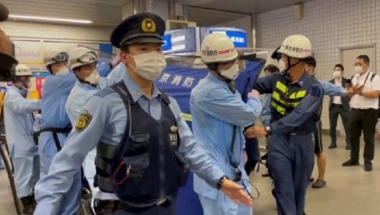 Sulm me thikë në metronë e Tokios, plagosen 10 persona! Autori: Pashë gra të gëzuara, desha t’i vras 