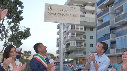 Përurohet sheshi ‘Sono persone 8.8.91’ në Bari, në përkujtim të 30-vjetorit të eksodit, Veliaj: Dy popuj me fatet e lidhura bashkë