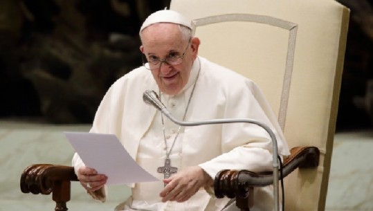 Vatikan, kërcënohet Papa! I dërgojnë një zarf me tre plumba pistolete