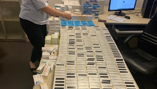 Durrës/ Sekuestrohen mbi 1300 kuti ilaçesh kontrabandë të fshehura në kamion! Mes tyre edhe medikamenti i shtrenjtë i COVID-19, Remdisivir 